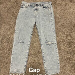 GAP Women's Faded Blue Straight Leg Jeans